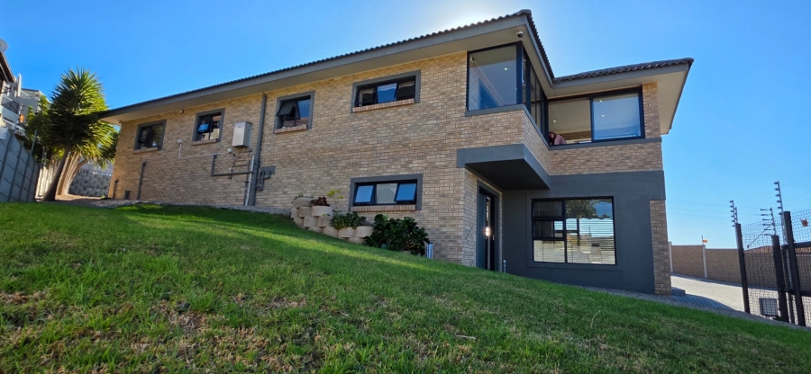 5 Bedroom Property for Sale in Island View Western Cape